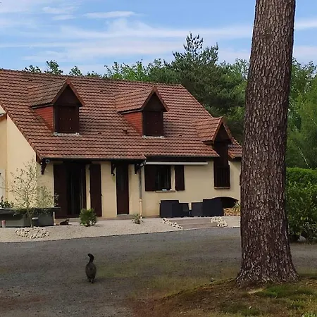 Holiday home Maison 5 Proche Du Circuit Des 24h Du Mans Proche Arnage, *
