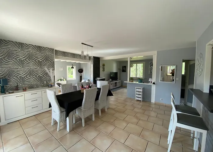 Maison 5 Proche Du Circuit Des 24h Du Mans Proche Arnage, Casa vacanze Guécélard